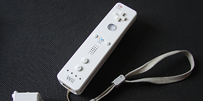 WiiMote_with_MotionPlus-400